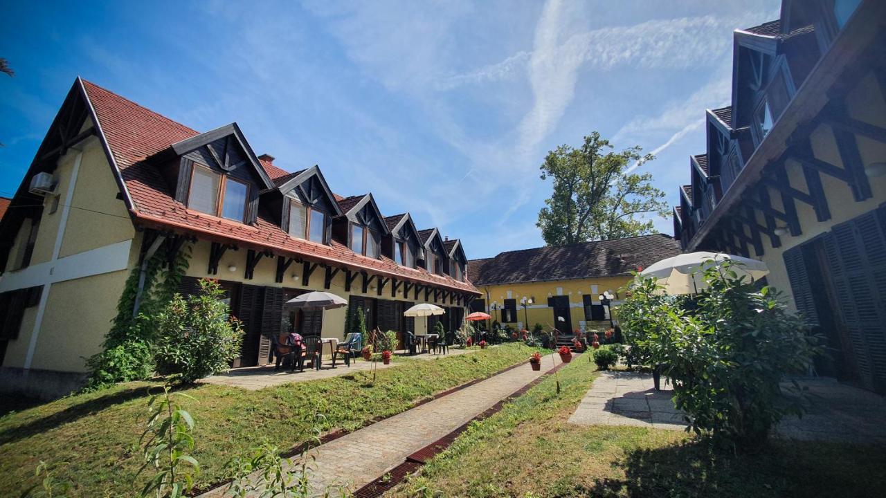 Harmonia Apartmanhaz * Balatonlelle